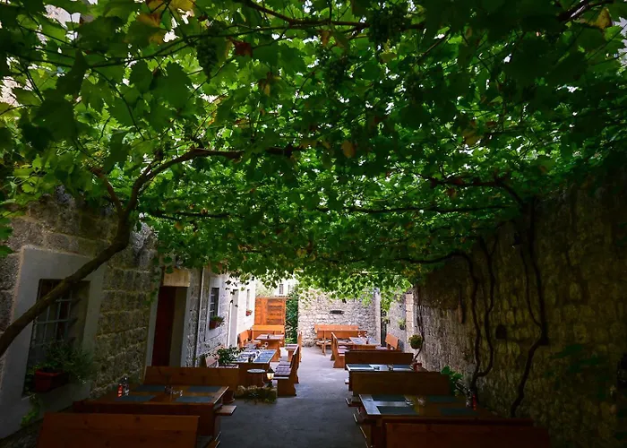 Gasthuis Luxury Pojta Sinj